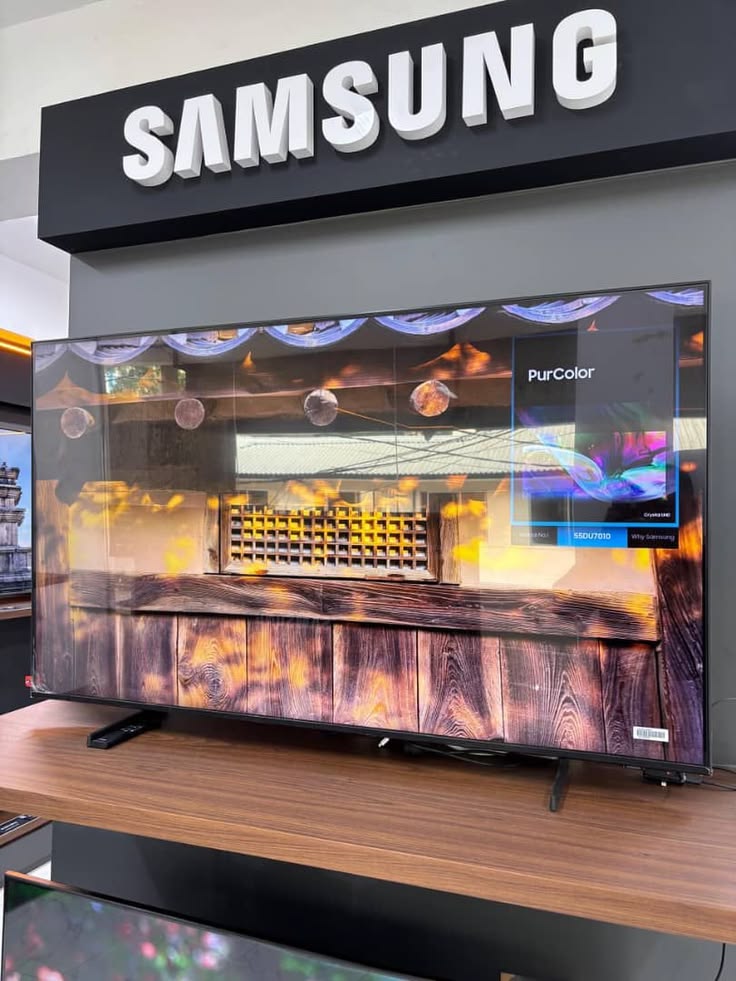 Samsung 55DU7010 Crystal UHD 4K Smart TV