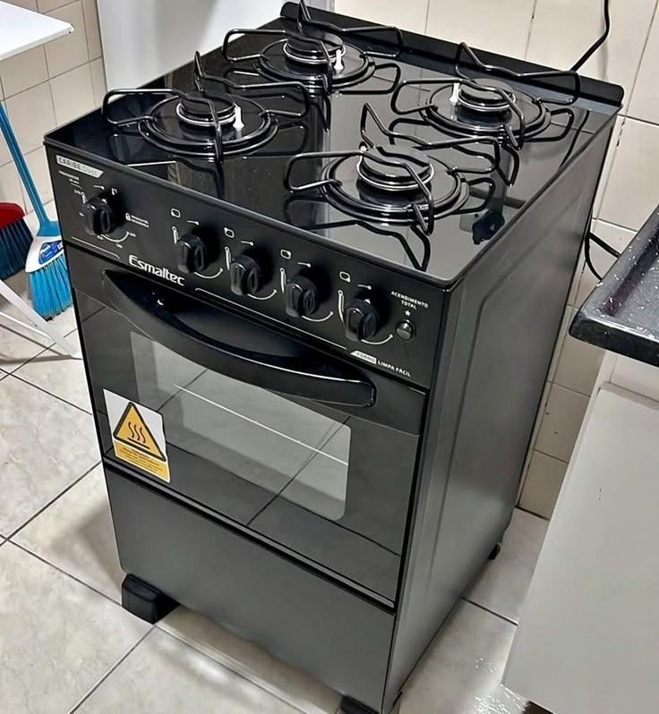 Esmaltec Caribe Glass 4-Burner Gas Range with Tempered Glass Top