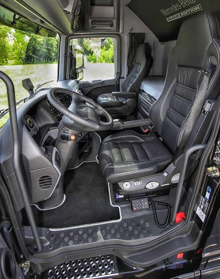 Mercedes-Benz Actros Black Edition Semi Truck Cab