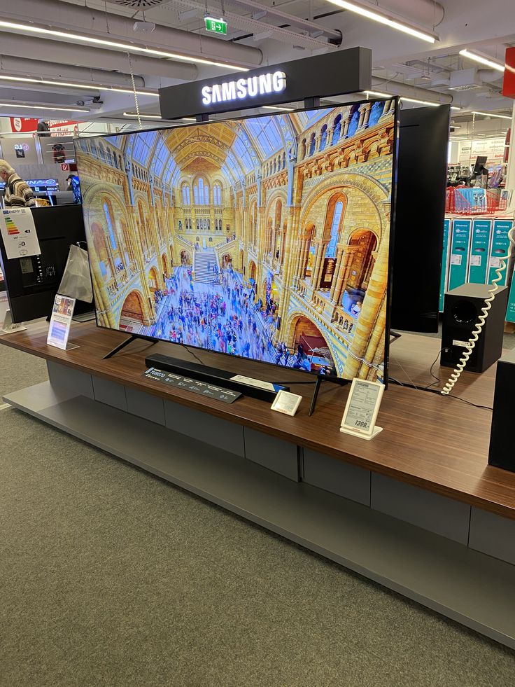 Samsung 4K UHD Smart LED TV - Large Screen Display