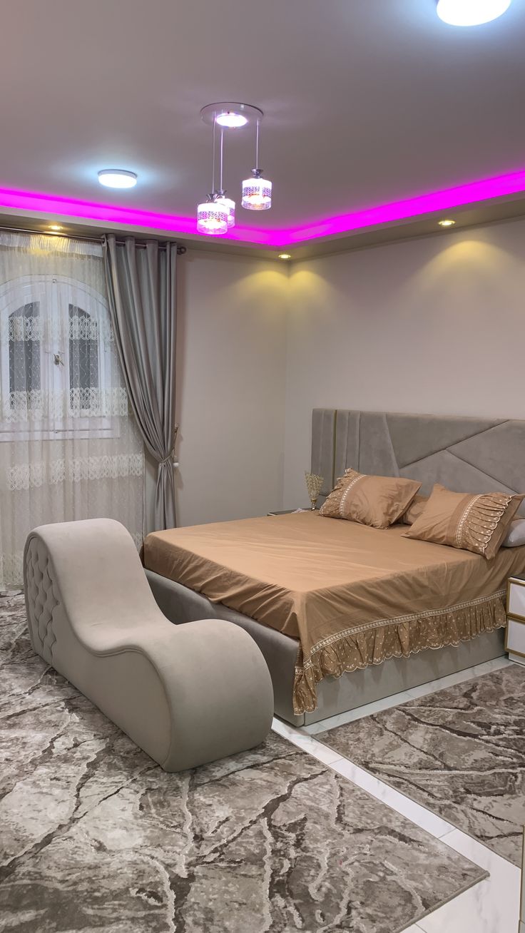 Modern Upholstered Tantra Chaise Lounge Chair for Bedroom