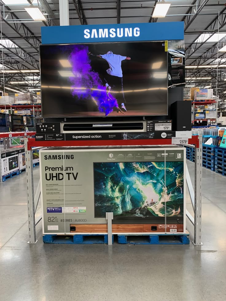 Samsung 82-inch RU8000 Premium 4K UHD Smart TV