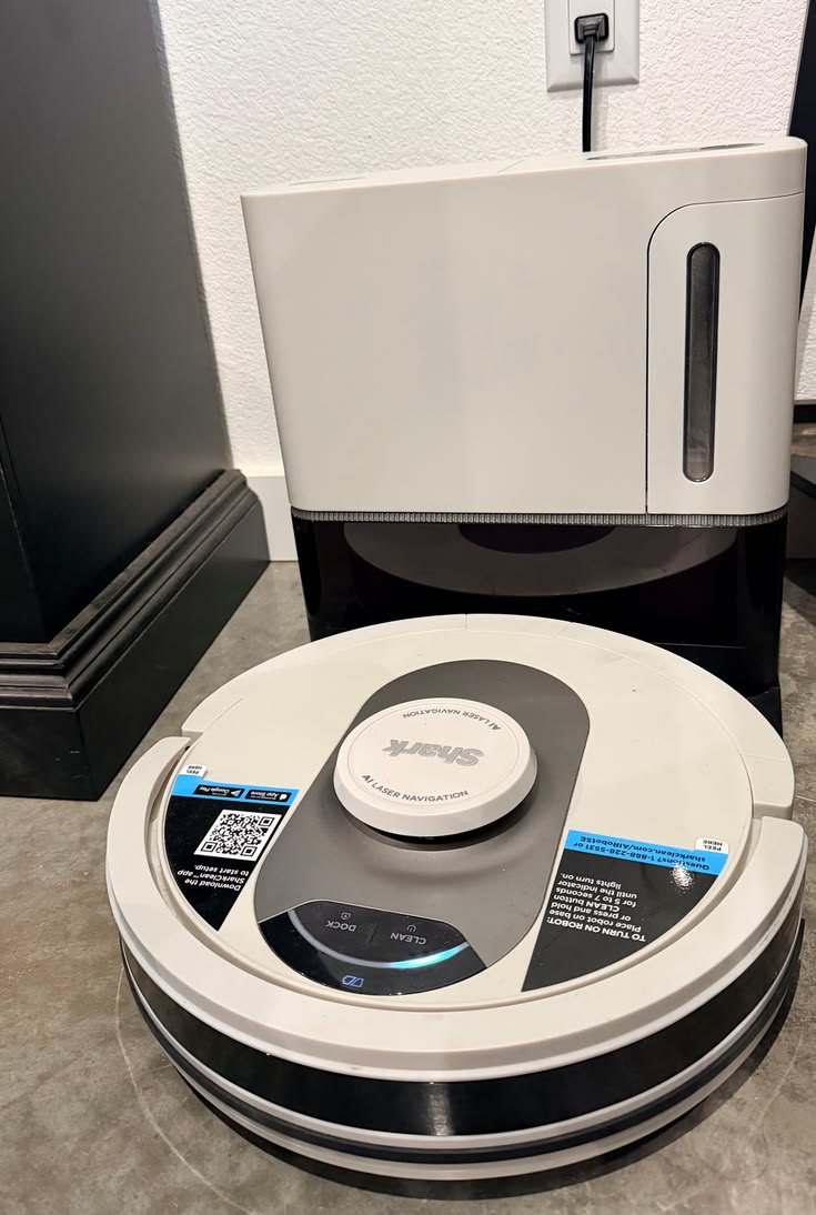 Shark AI Laser Navigation Robot Vacuum with Self-Empty Base