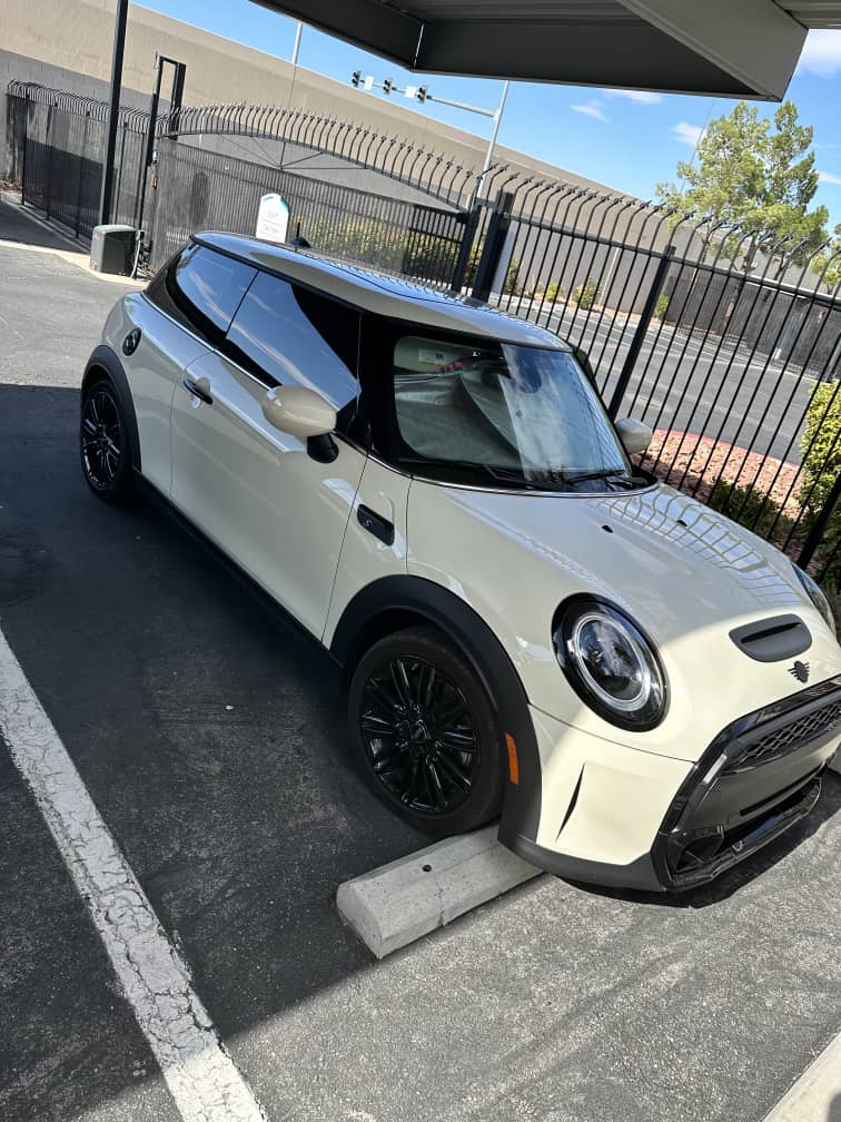 MINI Cooper S 2-Door Hardtop - Pepper White with Black Trim